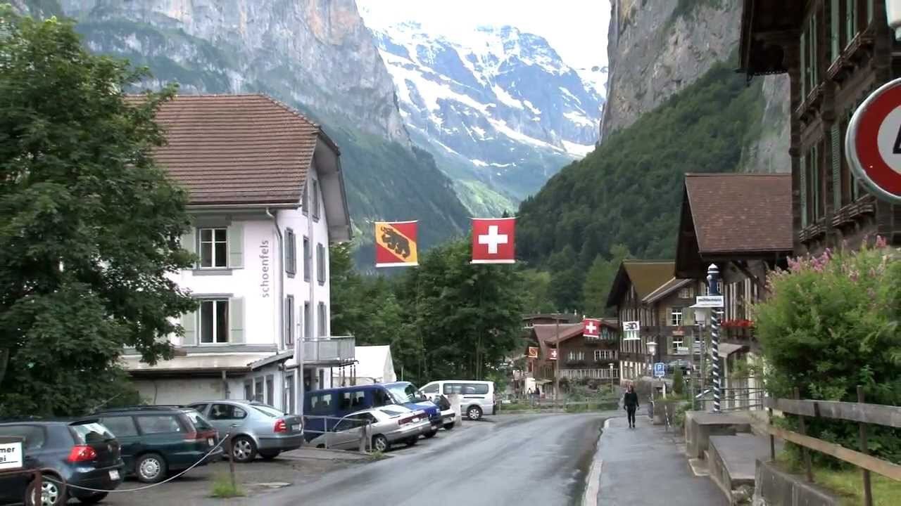 NR Swiss flags2 Jul18.jpg